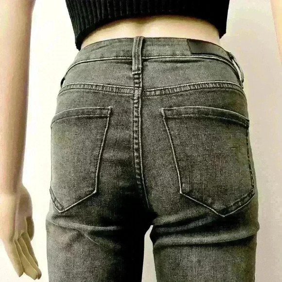 VERO MODA Flared Bootcut Gray Black 
Medium Raise Jeans with  Raw Hem. - Picture 3 of 8